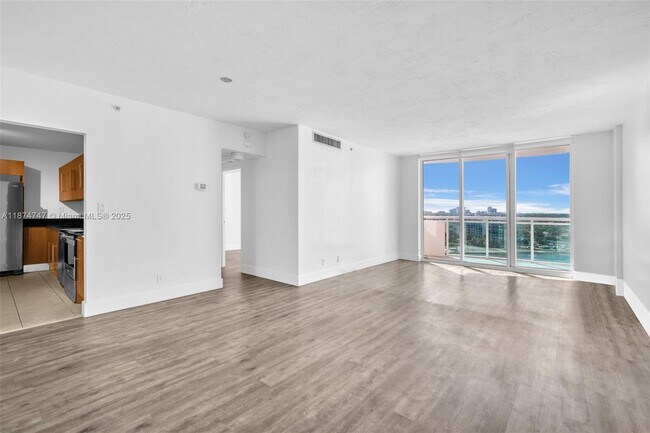 Building Photo - 3001 S Ocean Dr