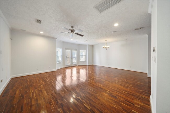 Building Photo - 911 W 21st St