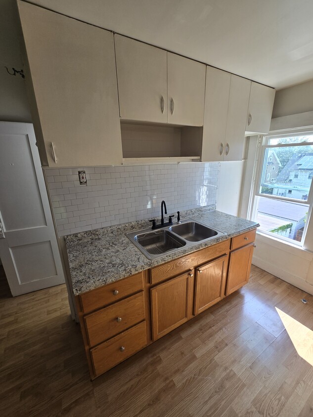 Kitchen - 1304 W 102nd St