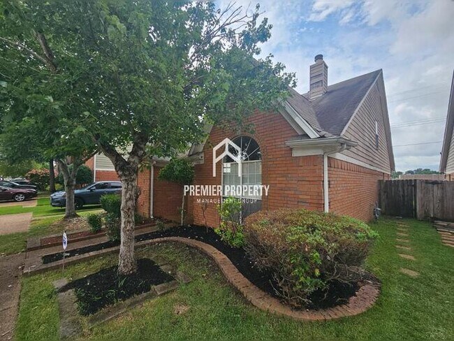 Foto del edificio - 7745 Shadowland Dr