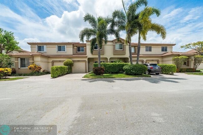 Building Photo - 6793 Via Regina