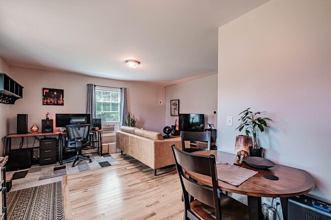 Living - 9 Dartmouth Pl