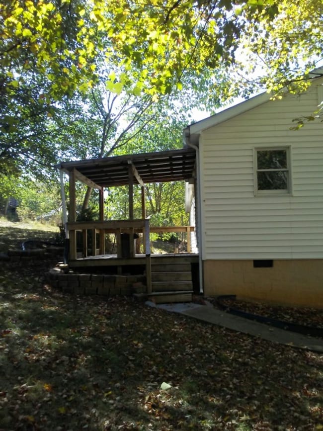 Foto del edificio - Bungalow Located Just Outside of Town