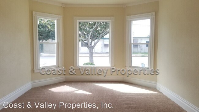 Foto del edificio - 2 br, 1.5 bath House - 220 Central Ave.