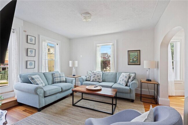 Foto del edificio - 7 Carroll Ave
