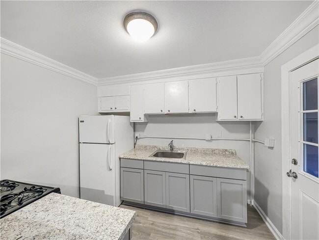 Foto del edificio - 208 E Graham St