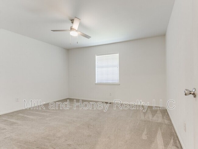 Foto del edificio - 3004 Kent Dr