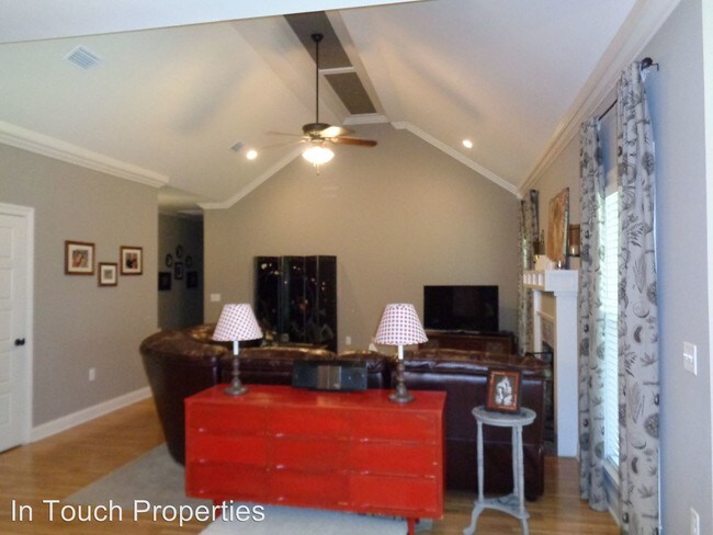 Building Photo - 4 br, 2.5 bath House - 535 Cottonwood Cove