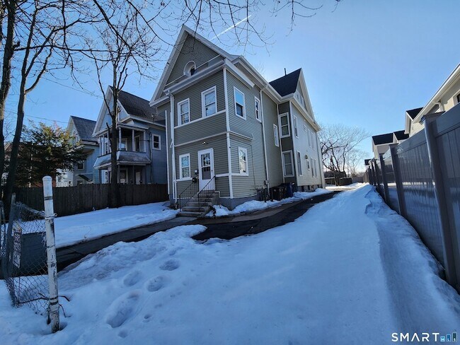 Foto del edificio - 538 Howard Ave