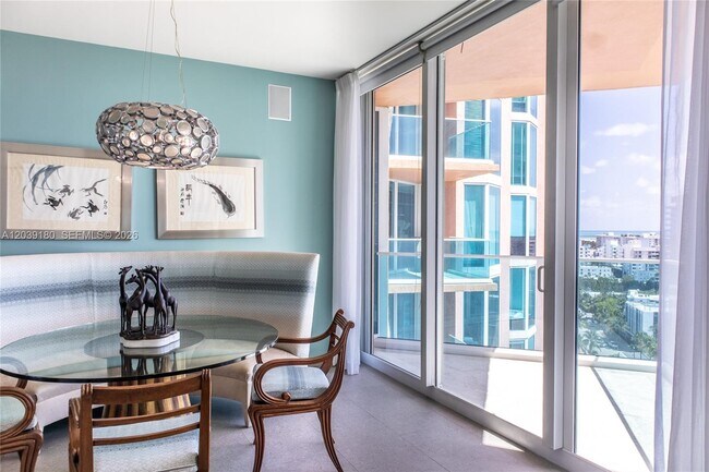 Foto del edificio - 300 South Pointe Dr