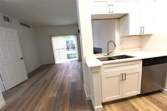 Building Photo - 3701 Cedarplaza Ln