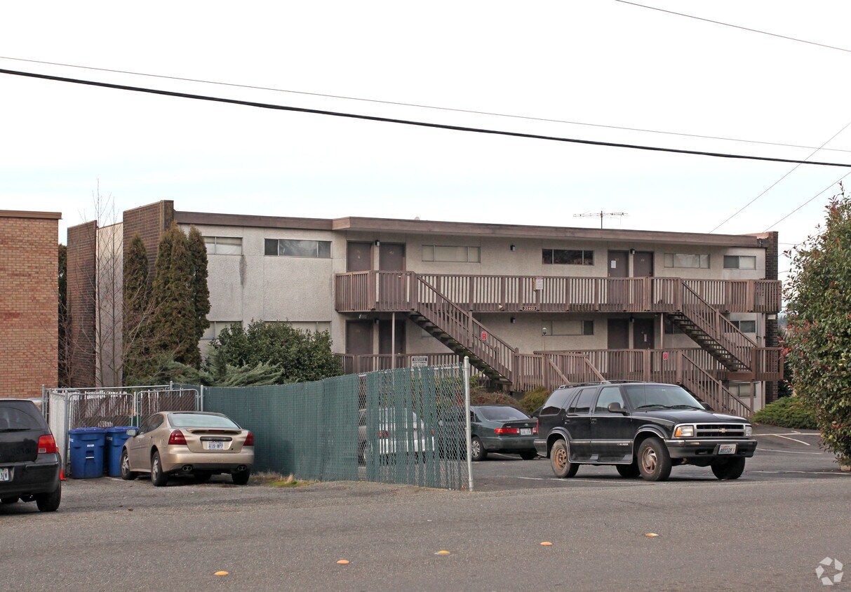 Primary Photo - Edgecliff Apartments