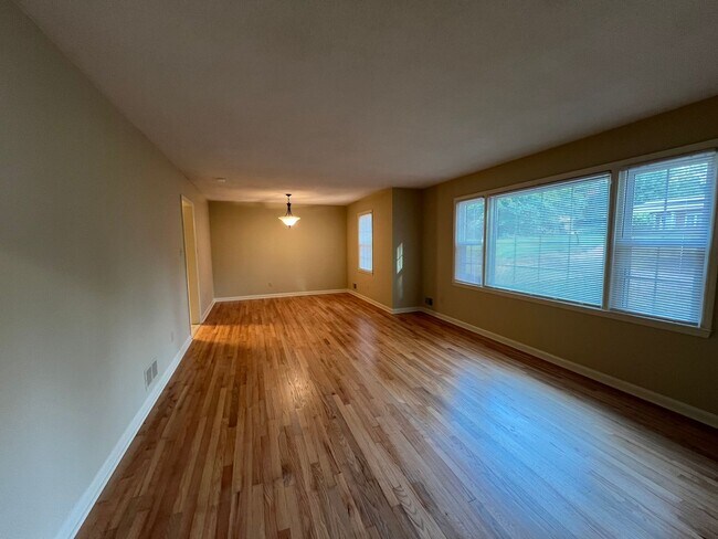 Foto del edificio - 138 Halsey Ave