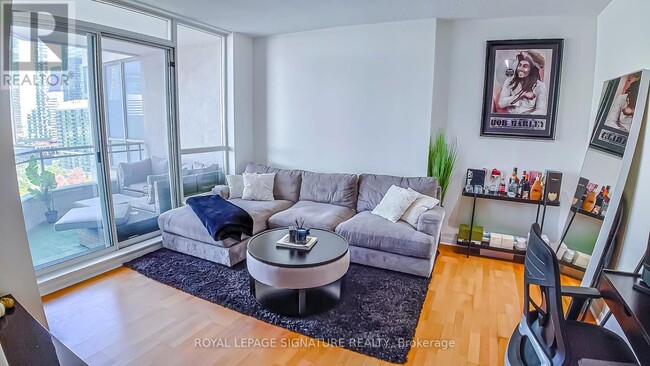 Building Photo - 230 Queens Quay W