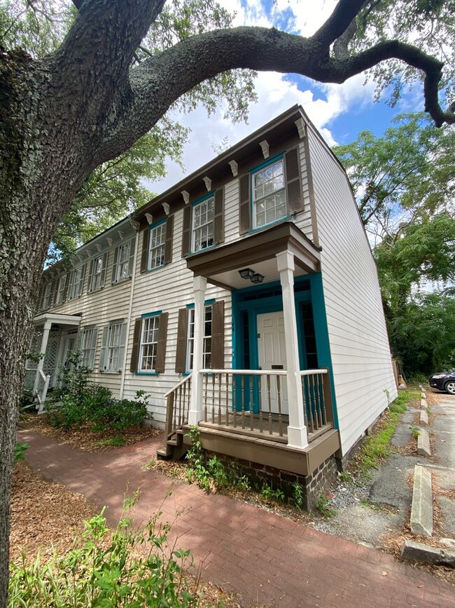 Building Photo - 1 bedroom 1 bath townhome near Forsyth