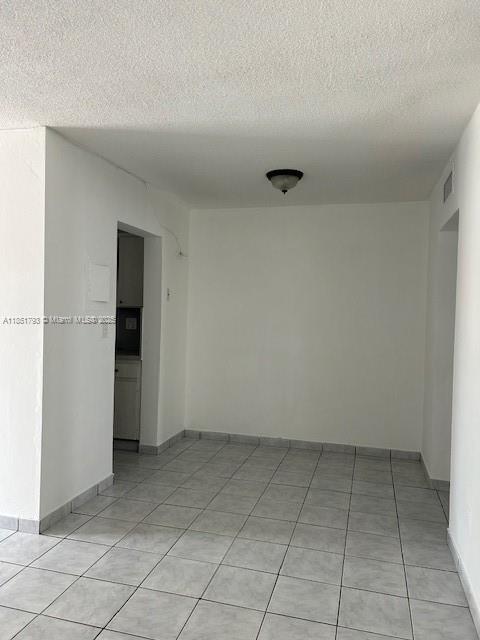 Foto del edificio - 1325 W 68th St