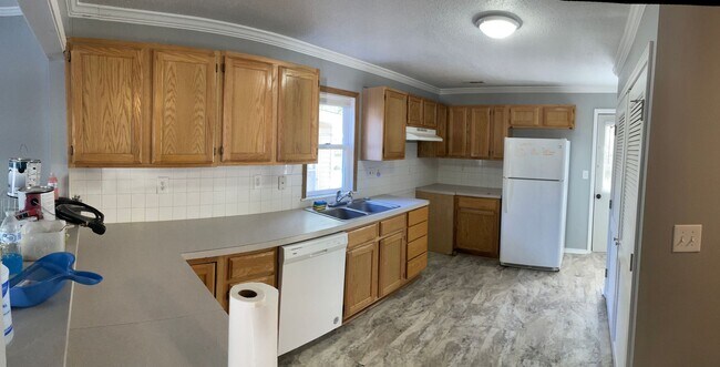 Foto del edificio - Charming and Spacious Rental Home in El Dorado, KS