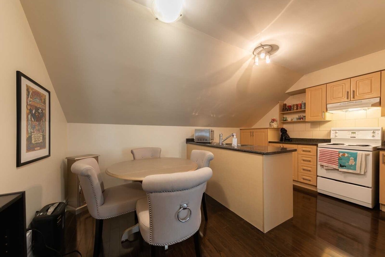 Primary Photo - 117 Cheritan Av