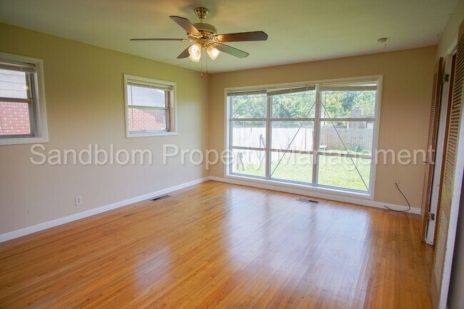 Foto del edificio - 5344 E 27th St