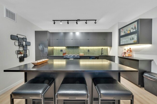 Building Photo - 6040 JFK Blvd E