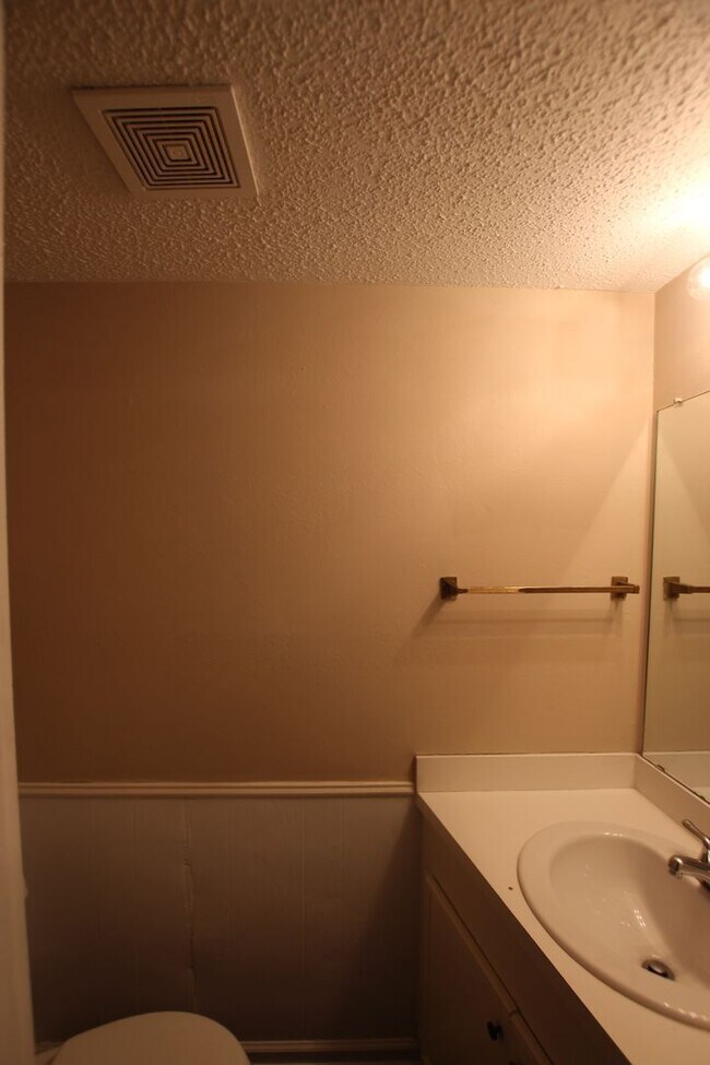 Building Photo - Delmar Dr. 2510/2512