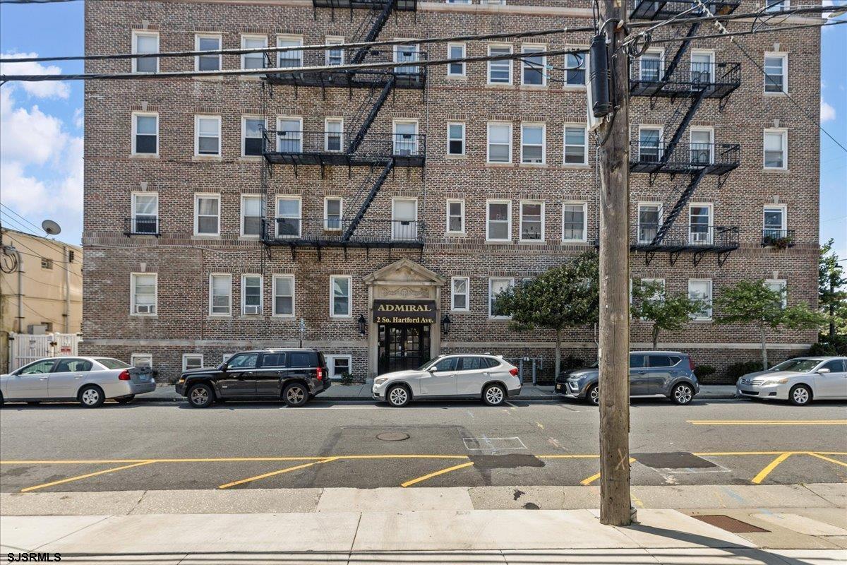 Primary Photo - 2 S Hartford Ave