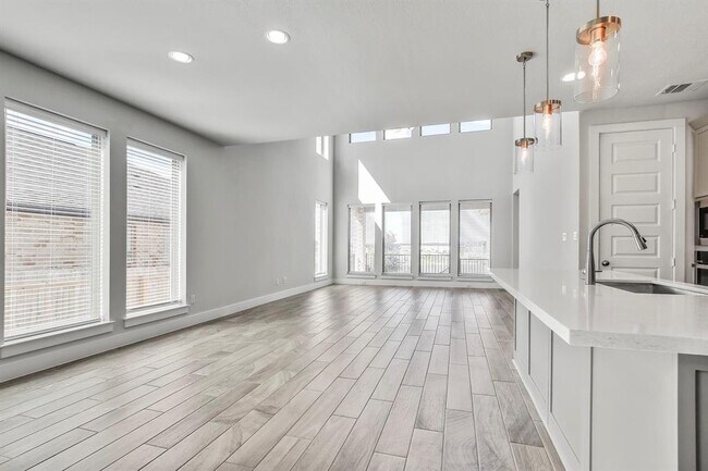Building Photo - 155 Cyrus Milton Dr