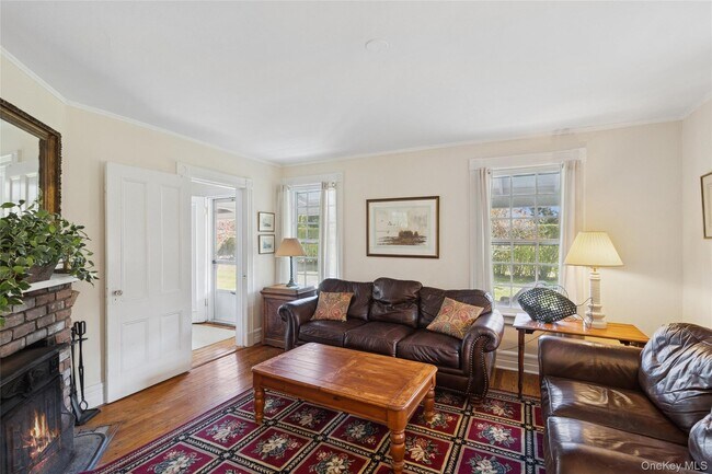 Foto del edificio - 718 Montauk Hwy