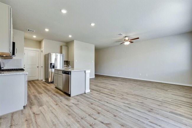 Building Photo - 603B Pearly Eye Dr