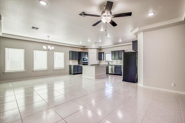 Foto del edificio - 12821 Methley Ave
