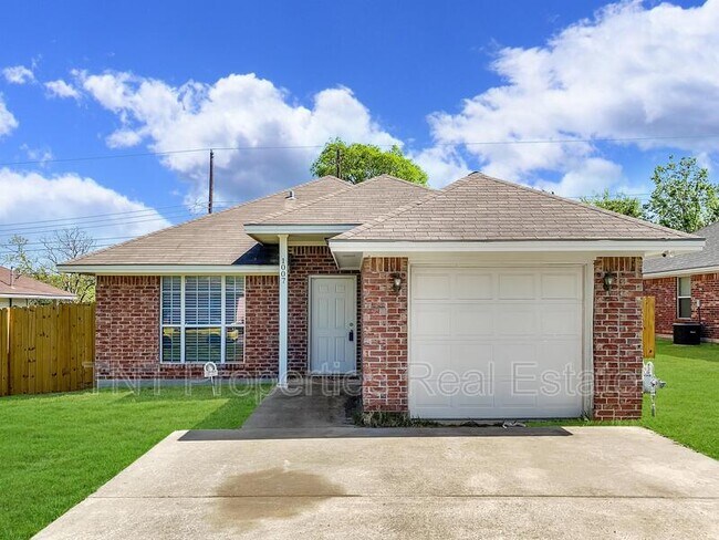 Building Photo - 1007 Bittle Ln