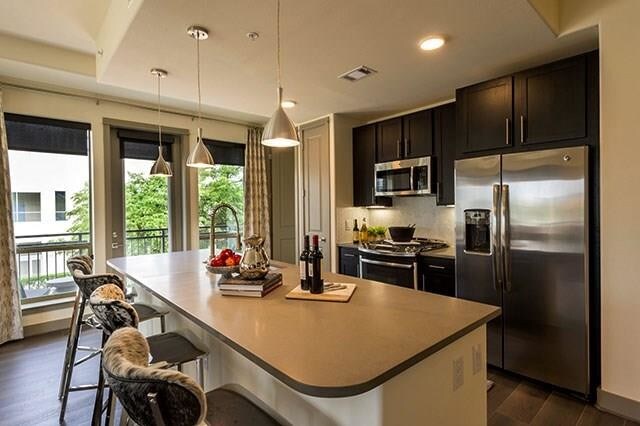 Foto del edificio - 905 Town and Country Blvd