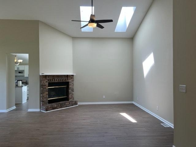 Foto del edificio - 5148 McCarty Ct