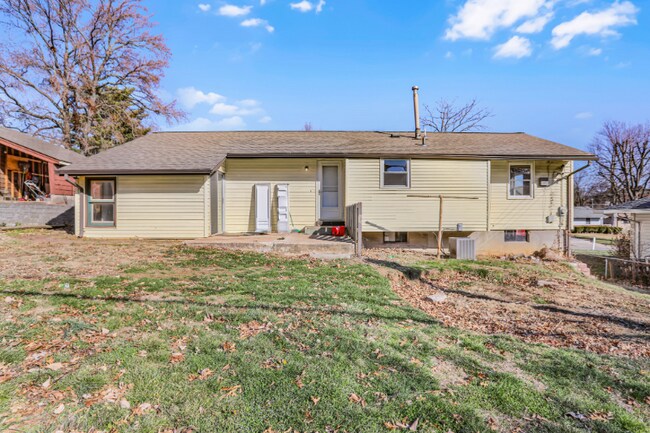 Foto del edificio - 1347 Samoa Dr