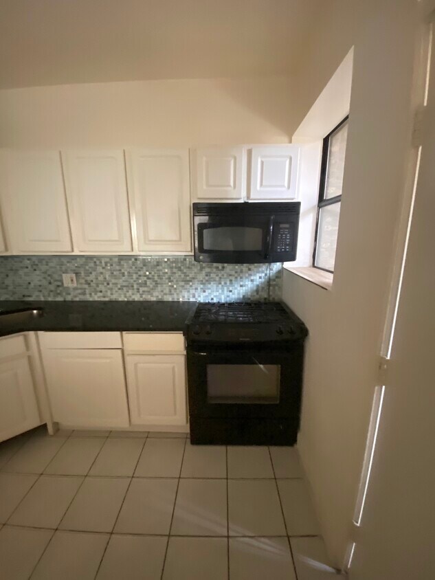 Cocina - 4930 N Kedzie Ave