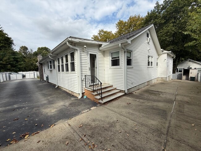 Building Photo - 28 Lake Rd
