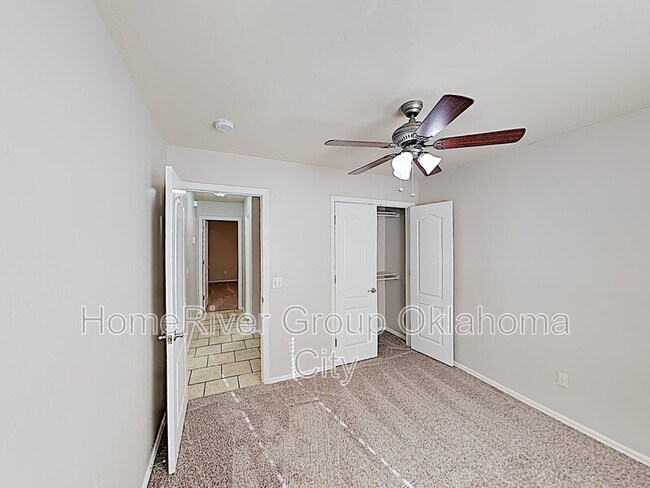 Foto del edificio - 2708 Busheywood Dr