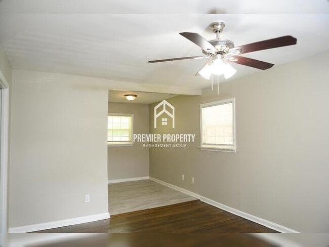Building Photo - 1647 Leigh Dr