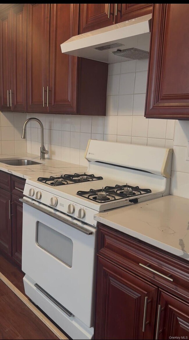 Building Photo - 515 Williams Ave