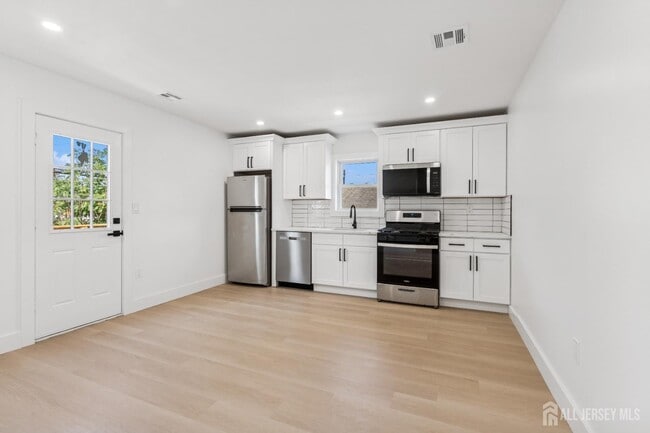 Foto del edificio - 318 Seaman St