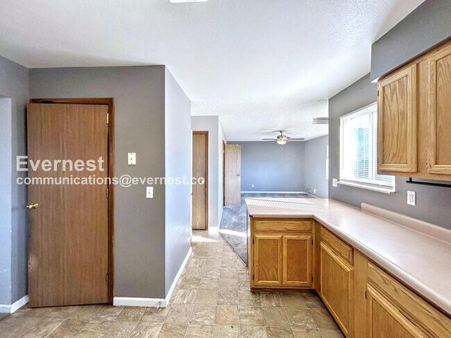 Building Photo - 663 Seawell Dr
