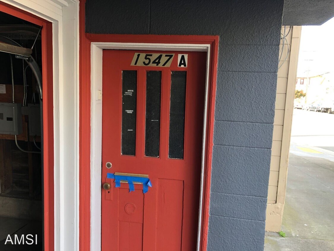 Foto principal - Studio, 1 bath House - 1547A Balboa St.