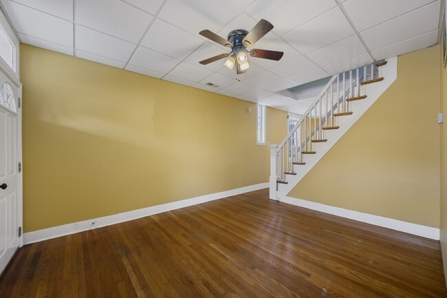 Foto del edificio - 714 W 33rd St