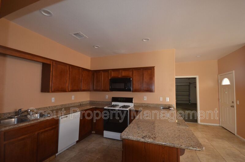 Foto principal - 13828 Luis Dr