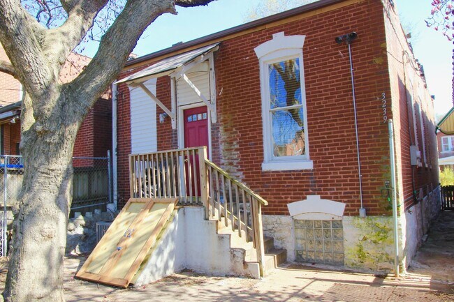 Building Photo - Beautifully Renovated 2 Bedroom 1 Bath SFD in Cherokee Arts District