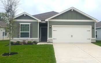 Building Photo - 15462 Maple Ter Dr