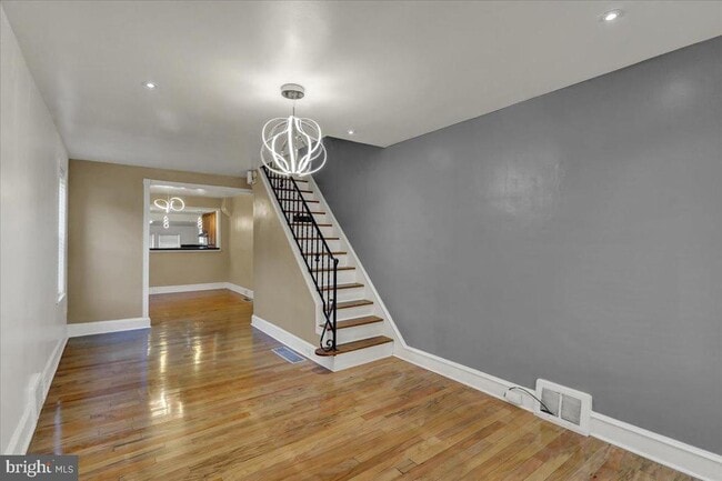 Building Photo - 614 S 18 1/2 St