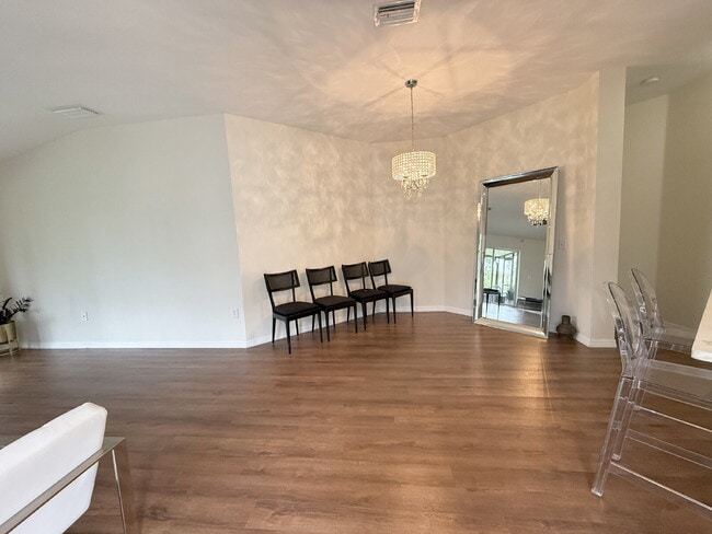 Building Photo - "Charming 3-Bedroom villa in Wesley Chapel...