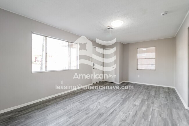 Foto del edificio - 11 Michael Dr