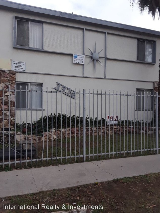 Primary Photo - 3326 S Durango Ave